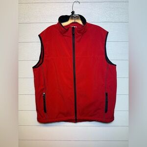 Clique Men’s Red Softshell Vest with Zippered Pockets Size Large